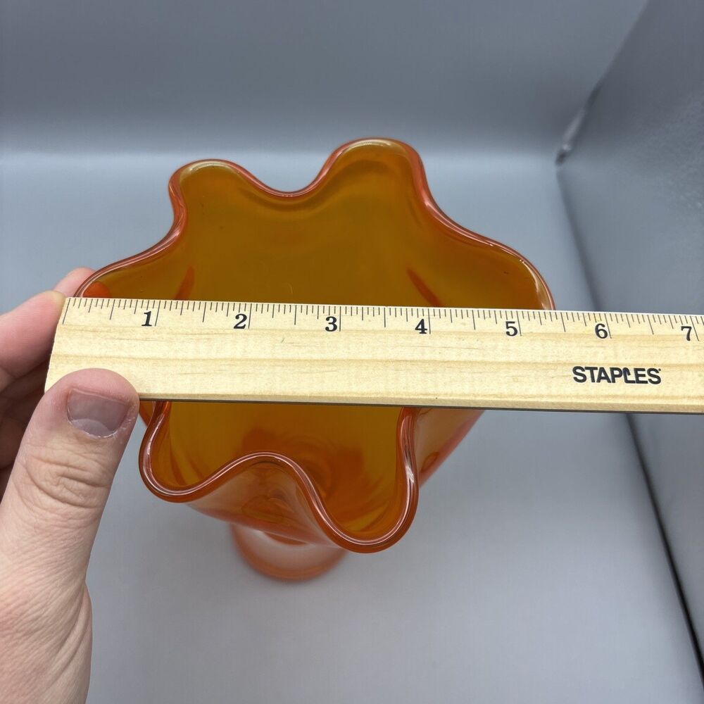Vintage Handblown Art Glass Orange Ruffled Handkerchief Vase 9-3/8” Tall - Picture 8 of 10